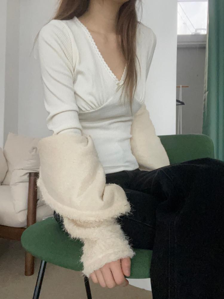 슬림핏 골지 브이넥 레이스 리본 긴팔 티셔츠