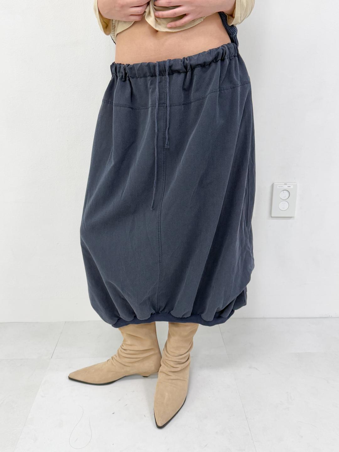 687. Drawstring Balloon Skirt