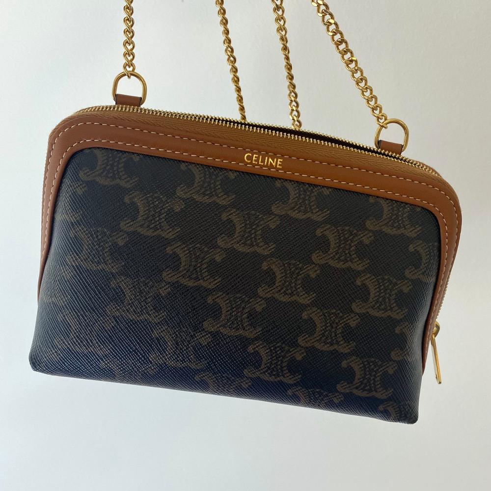 셀린느 트리오페 캔버스 온 체인 클러치 크로스백 10E382CBX