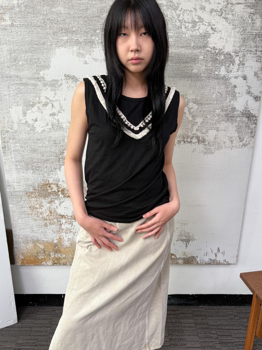 460. Tassel sleeveless top