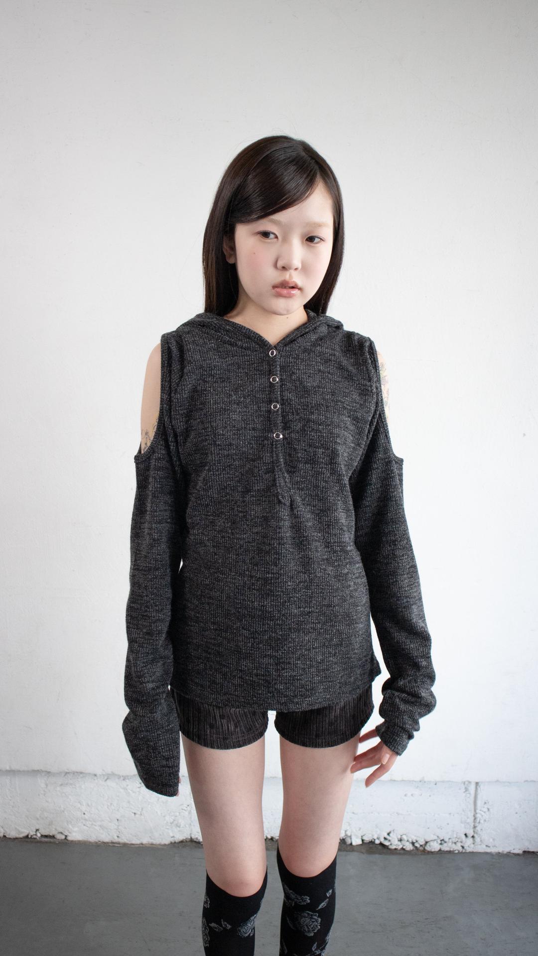 Frutiger open shoulder hoodie (charcoal)