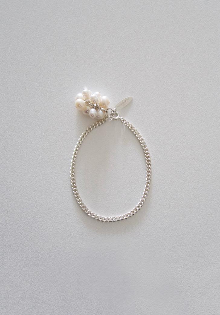 [EXCLUSIVE] white flower pearl bracelet