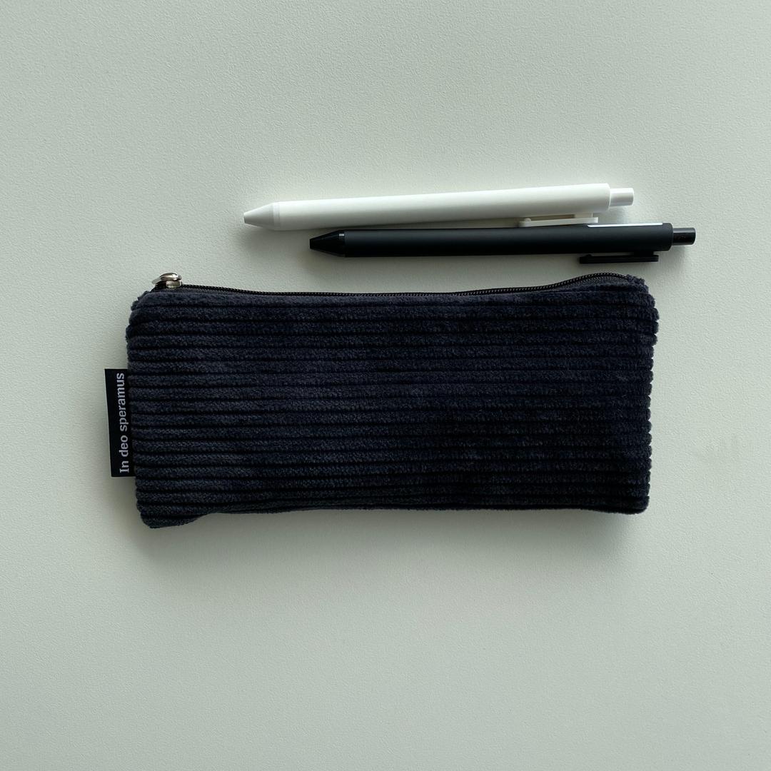검정 골덴 필통(Black corduroy pencil case)