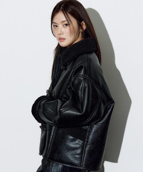 오버핏 레더 토글 버튼 무스탕 [블랙]