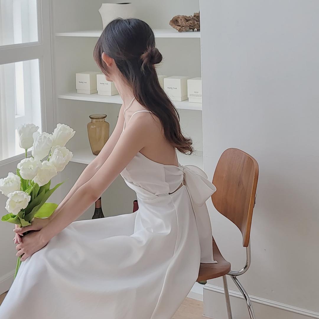[인기상품] 프렌치 크로스 끈나시 민소매 화이트 스몰웨딩 결혼 드레스 롱 원피스 에이라인 리본 브이넥 야외 촬영 바캉스 휴가 프로필 촬영 브라이덜 샤워 백리스 원피스 겨울 연말룩