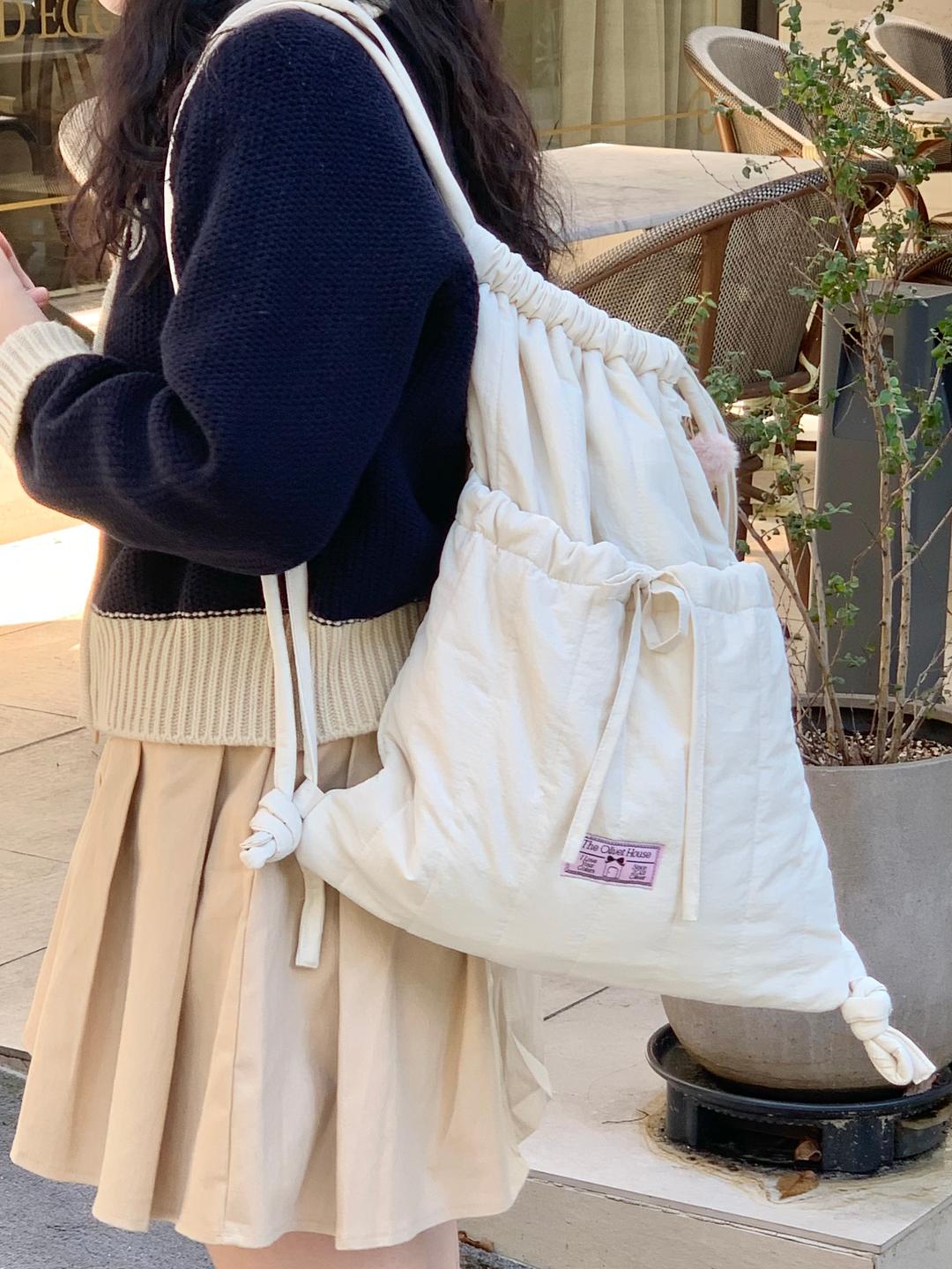 (pre-order) padded ribbon string bag (white)