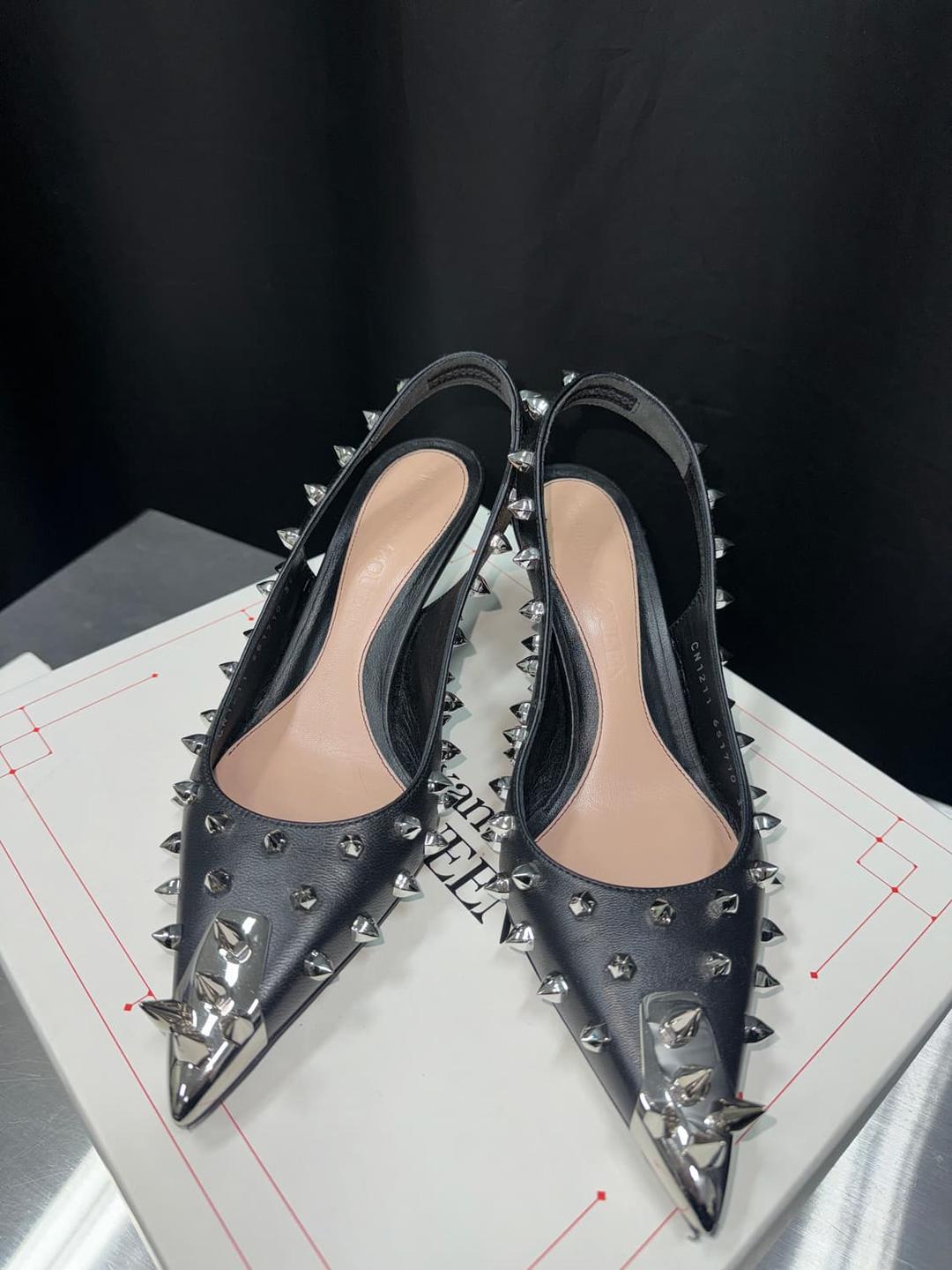 알렉산더 맥퀸 스파이크 | 후루츠패밀리