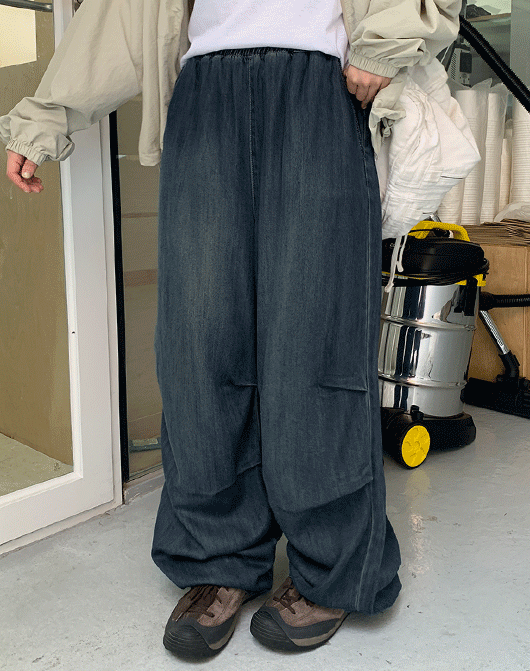 리신 파라슈트 밴딩 데님 팬츠