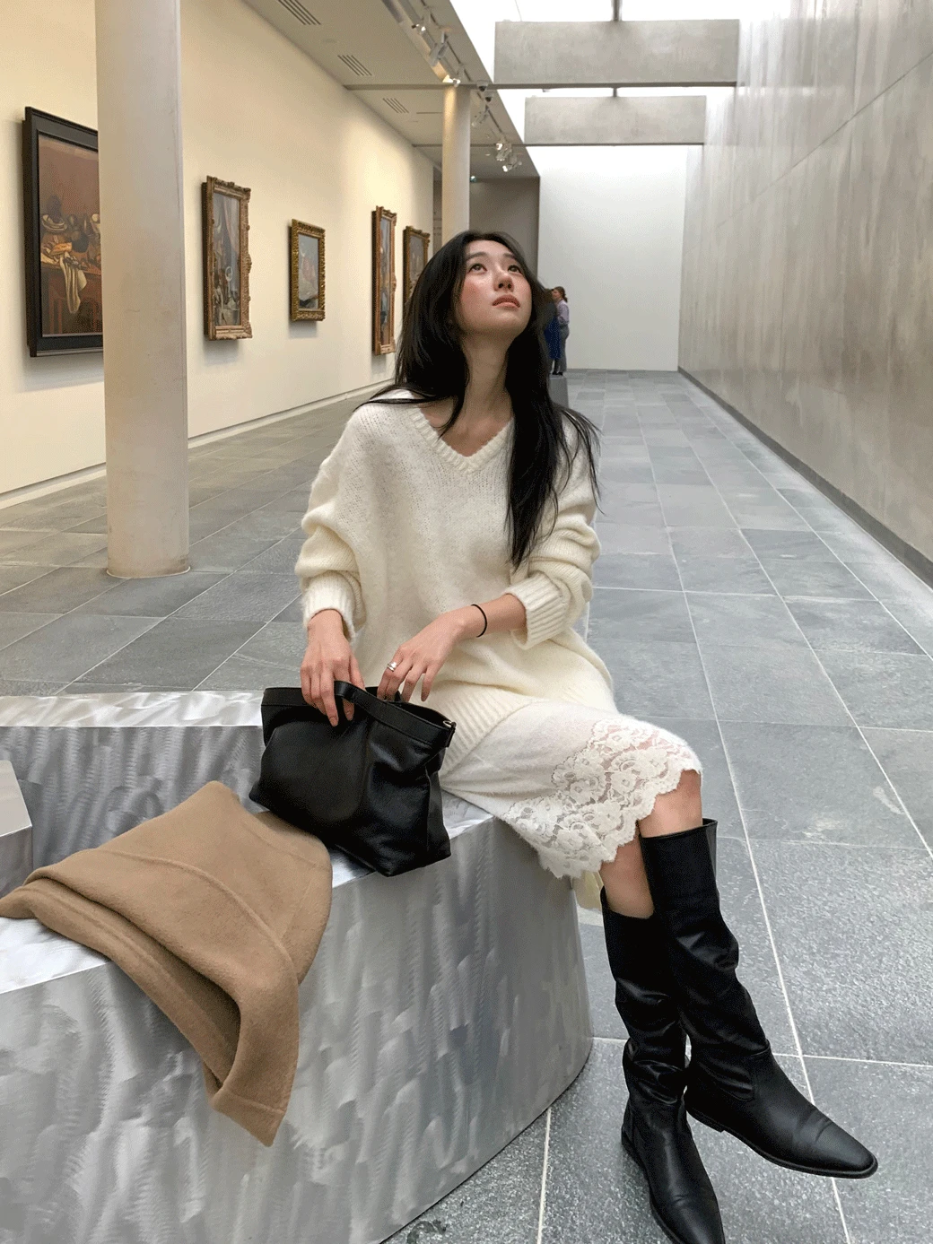 DB. Soft Mood Loose-fit V-Neck Knit