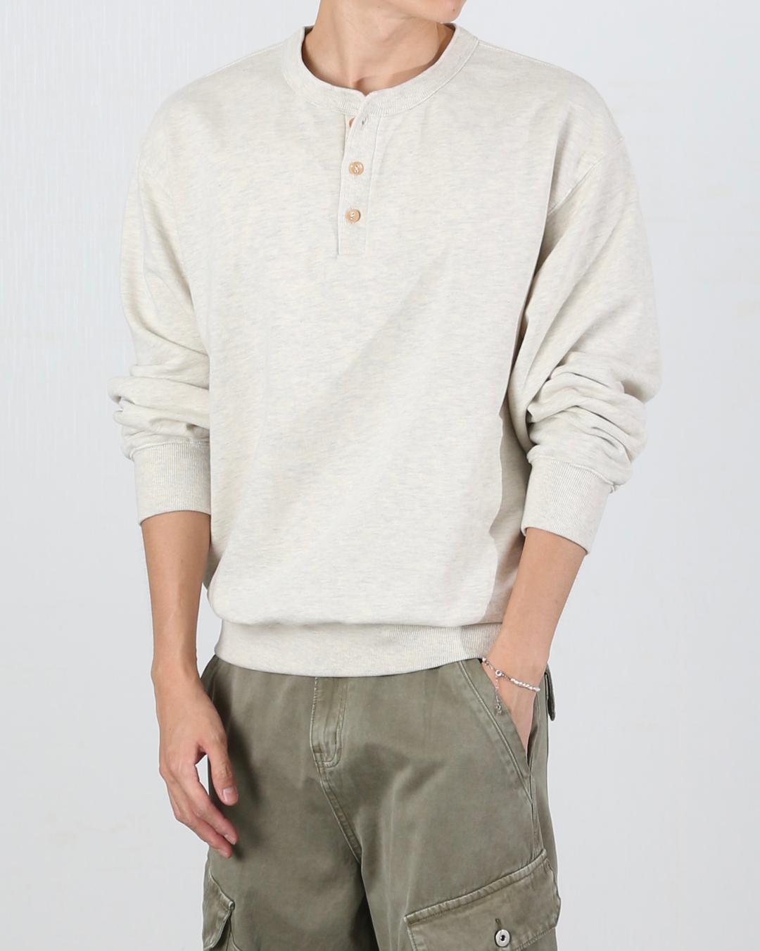 헨리넥 버튼 맨투맨