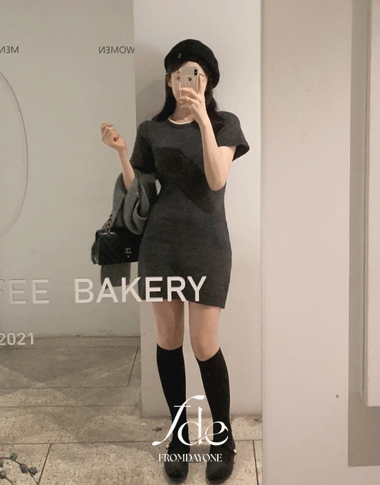 Made)앙쥬 배색 니트 미니원피스(반팔/슬림핏/데일리룩/데이트룩/출근룩/연말룩/겨울)