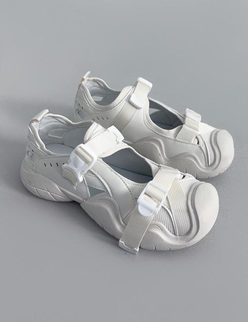 two belt trekking shoes