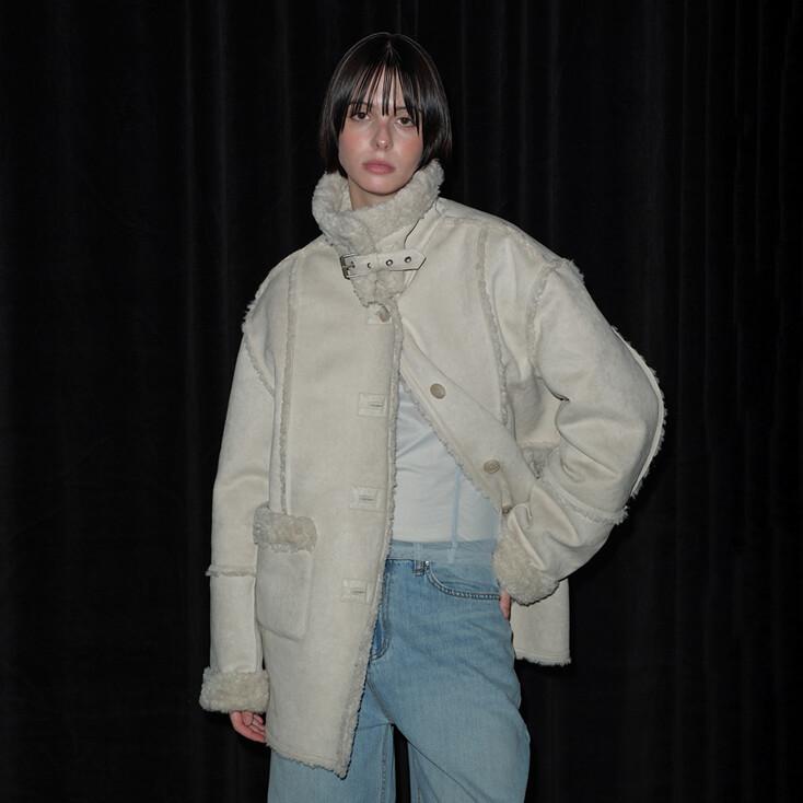 BUCKLE SUEDE MUSTANG (LIGHT GREY)