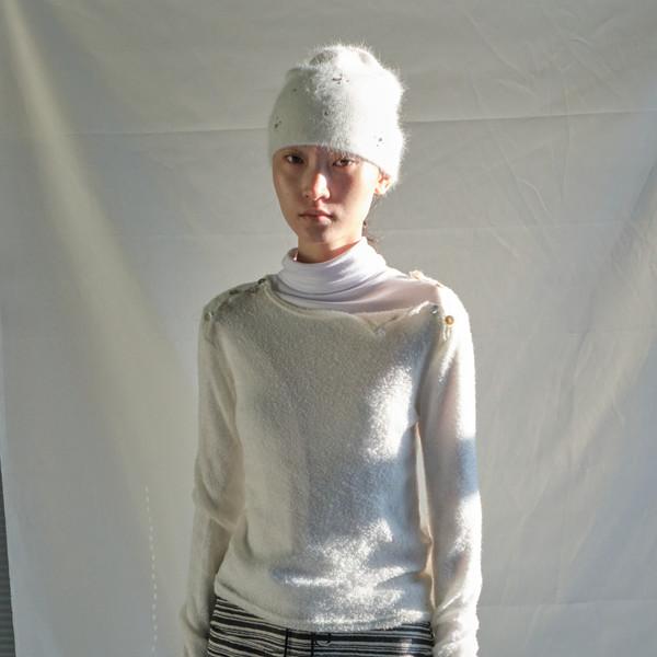 [12/31 순차출고] Boucle Button Knit (Ivory)