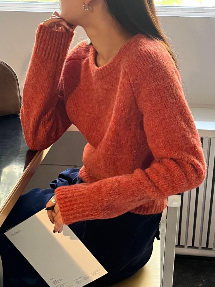 울 보카시 라운드 베이직 니트