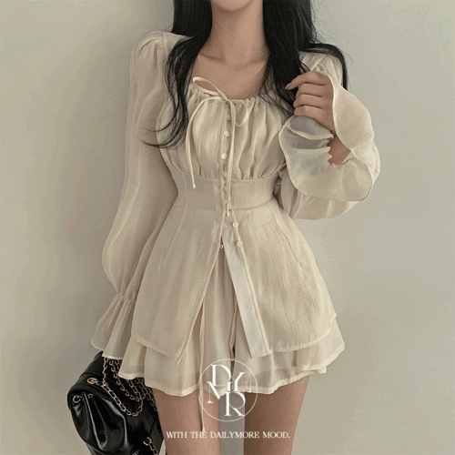 데일리모어 [저렴이와비교불가] 리본 스퀘어 쉬폰 셔링 블라우스 밴딩 플레어 팬츠 세트 투피스