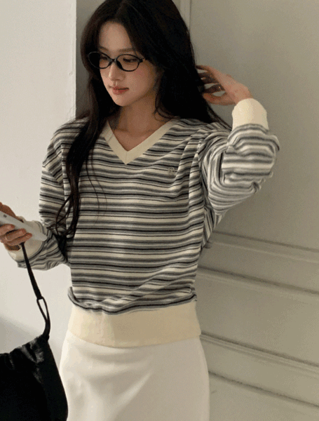 베니토 [컬러추가][🏅팝업BEST🏅/겉과속이다른🤍/1천장돌파][MORREST][made] 프리미엄 니트라이크 브이넥 웨어 무드 맨투맨(가을/간절기/신상/데일리/데일리룩/출근룩/하객룩/격식룩/데이트룩/겨울)