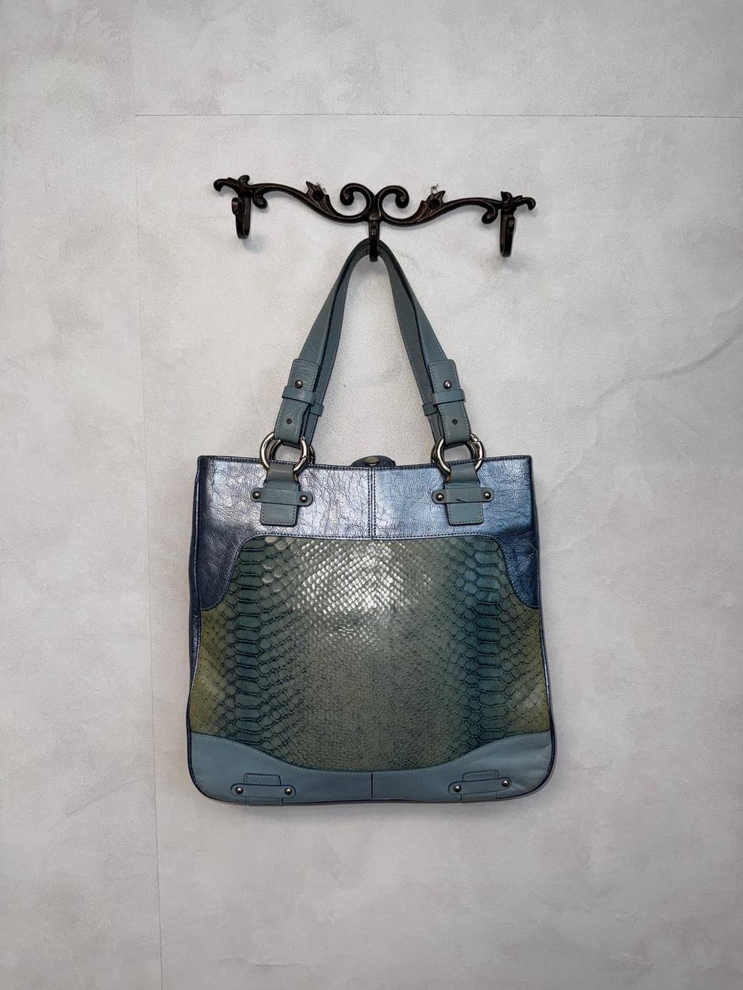 Metal blue python shoulder bag | 후루츠패밀리