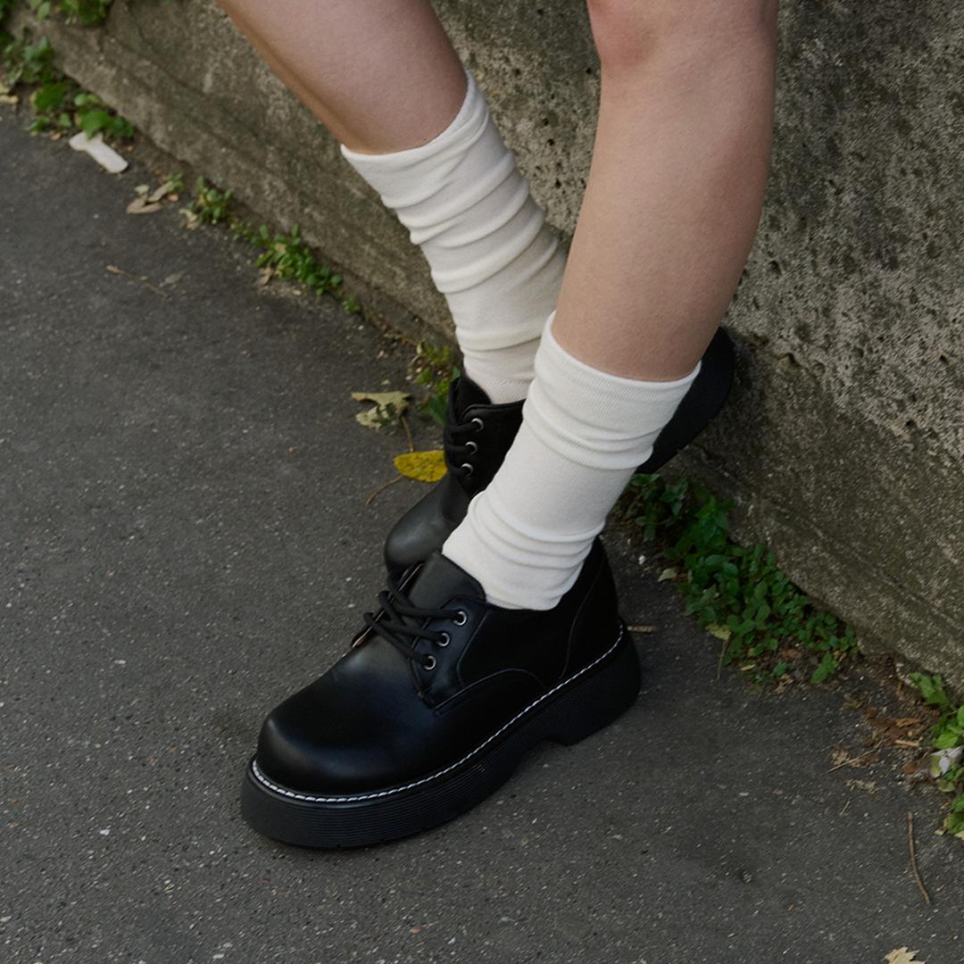 솔트앤초콜릿 (흑 3.20 예약배송) 라운드 토 스티치 레이스업 로퍼 412215009 (4.5cm)