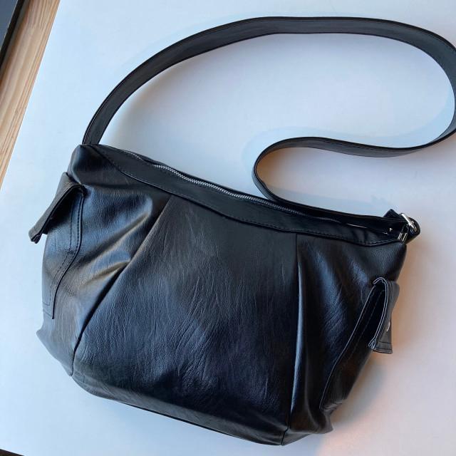 여자 남자 대학생 노트북 아이패드 빅 크로스백 가죽 학생 데일리 휘뚜루마뚜루 가방