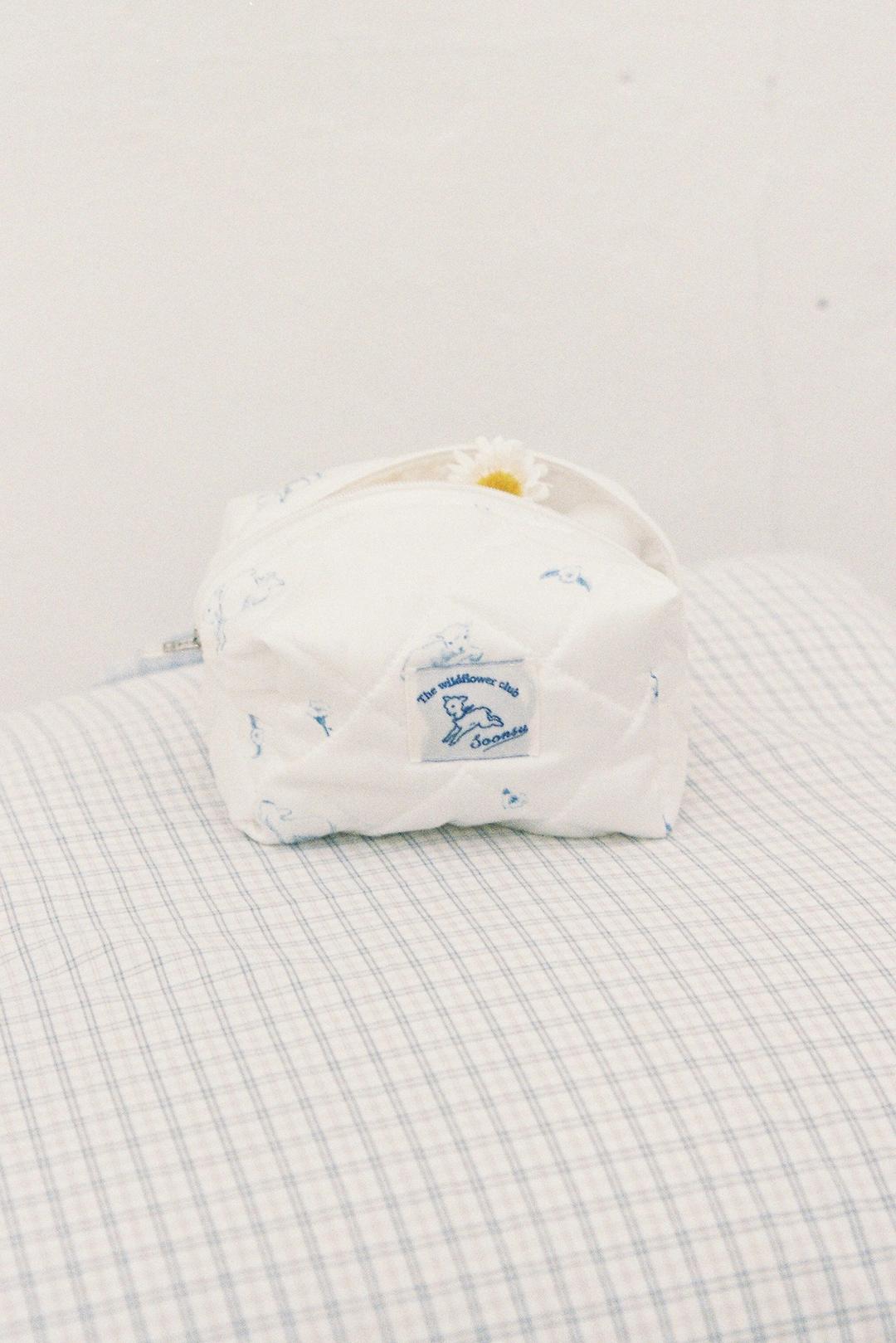Glossy Lambie Pouch (White)