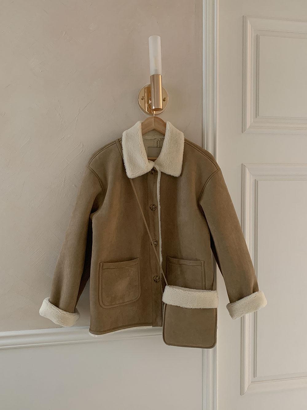 슬로우리스트 [키작녀]케라 가방세트 뽀글이 무스탕 자켓[2color]