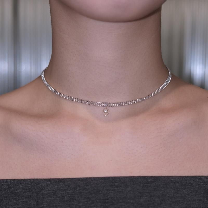 Pearl chocker