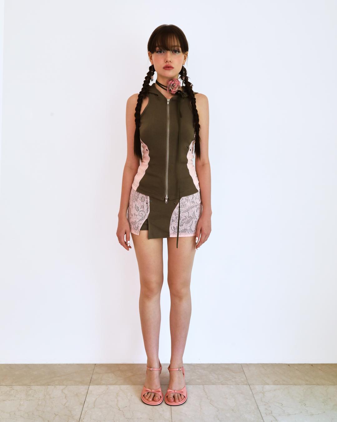 CUT OUT MINI SKORT [KAKI]