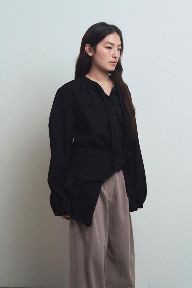 WOOL SHIRRING BLOUSON (BLACK)