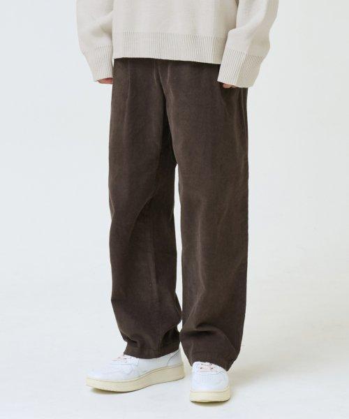 투턱 코듀로이 벌룬 백 밴딩 팬츠 (BROWN)