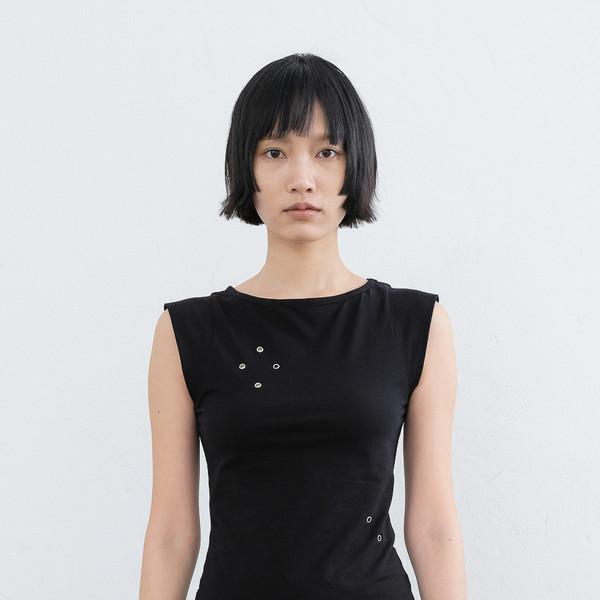 EYELET MICRO SLEEVE TOP (BLACK)