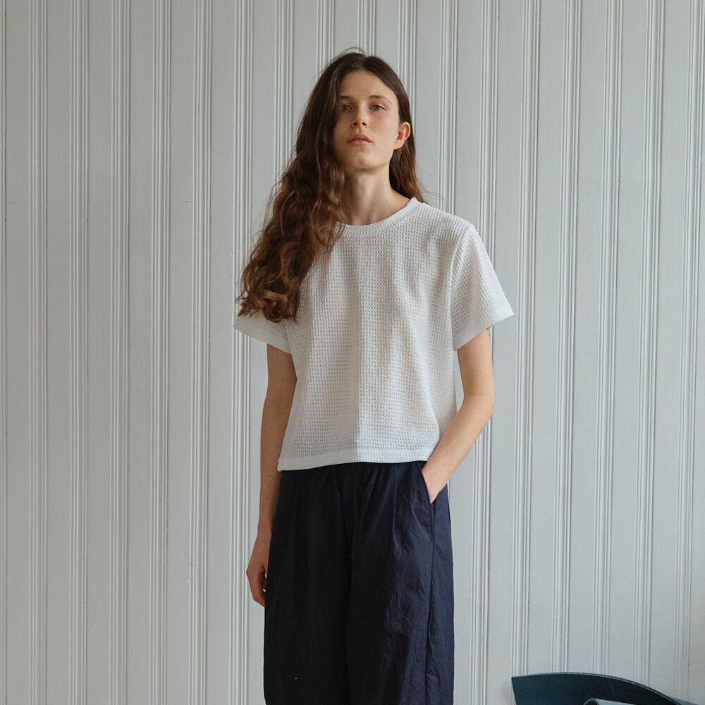 화이트 텍스쳐 티셔츠