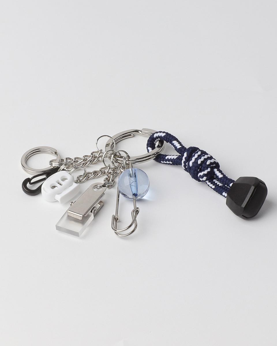 추억이 너무 많아 아무것도 버리지 못하는 소녀 [008] [BLUE]