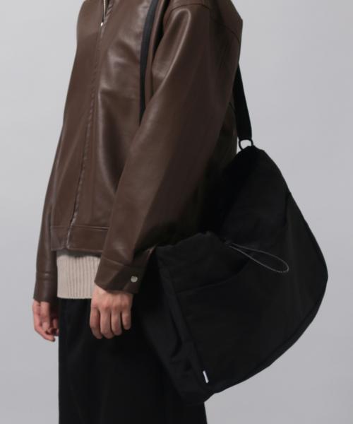 베이스먼트 아카이브(BSMT)  워시드 나일론 투포켓 빅 크로스백_블랙 - 사이즈 & 후기 | 무신사