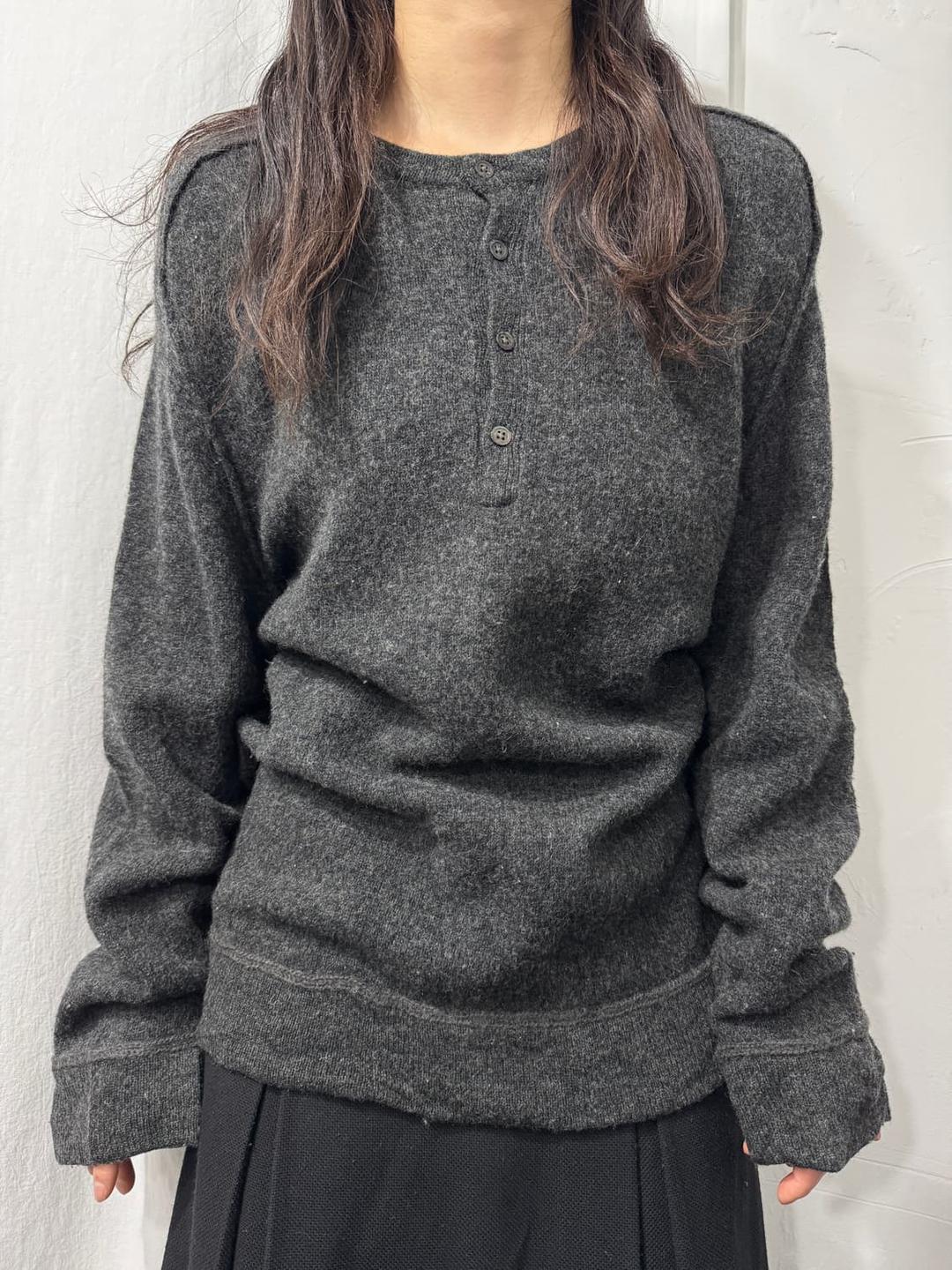 dkny butoon knit | 후루츠패밀리