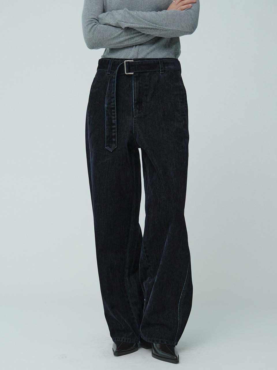 [REFURB] VITESSE Curved Semi-Wide Buckle-Belted Denim Pants_Navy