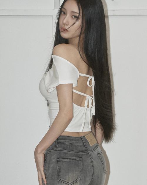 Back Strap T-shirt (ivory)