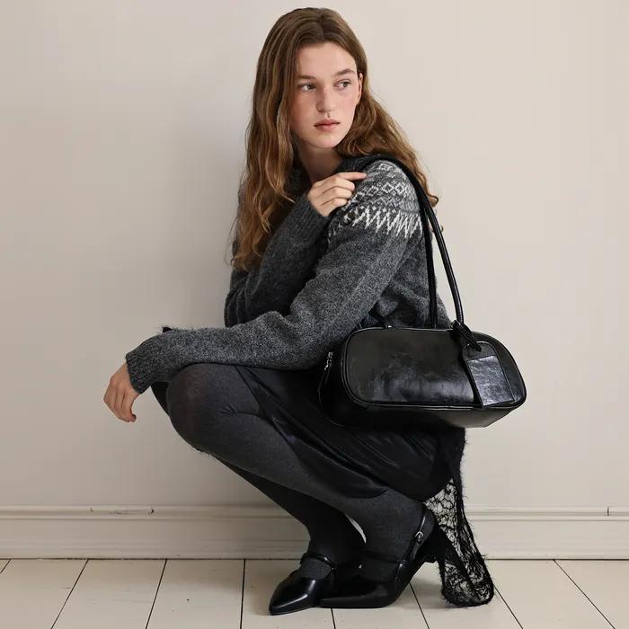 Posy shoulder bag (black)