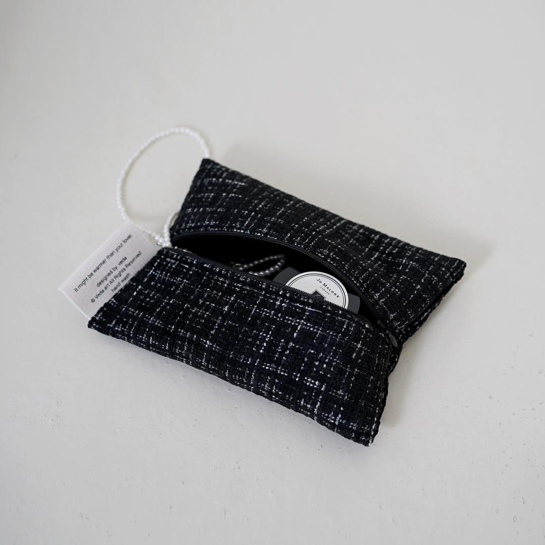 Veda Romantic Pouch_Tweed_Black