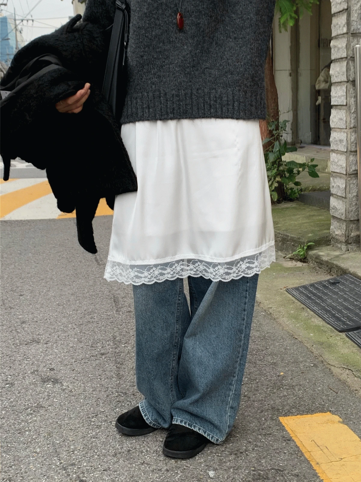 실키 레이스 미디 스커트