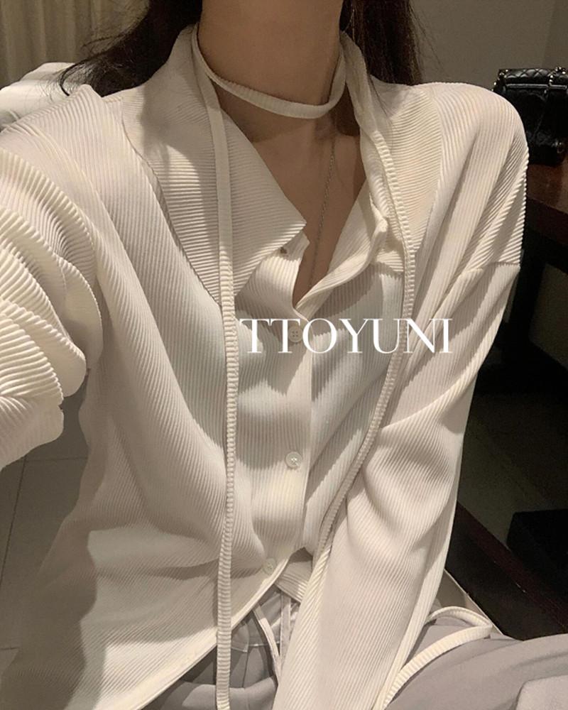 (아이,블랙당일) 포스터 프랭크 블라우스 poster a플리츠 타이 카라 하객룩 떠유니