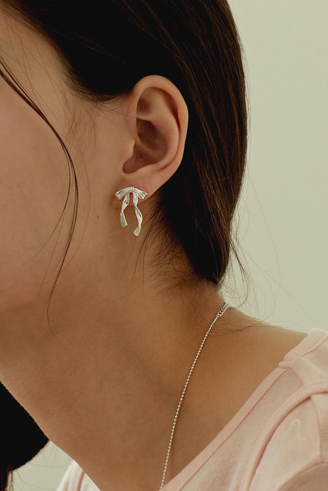 [925silver]Rupple ribbon stud earrings