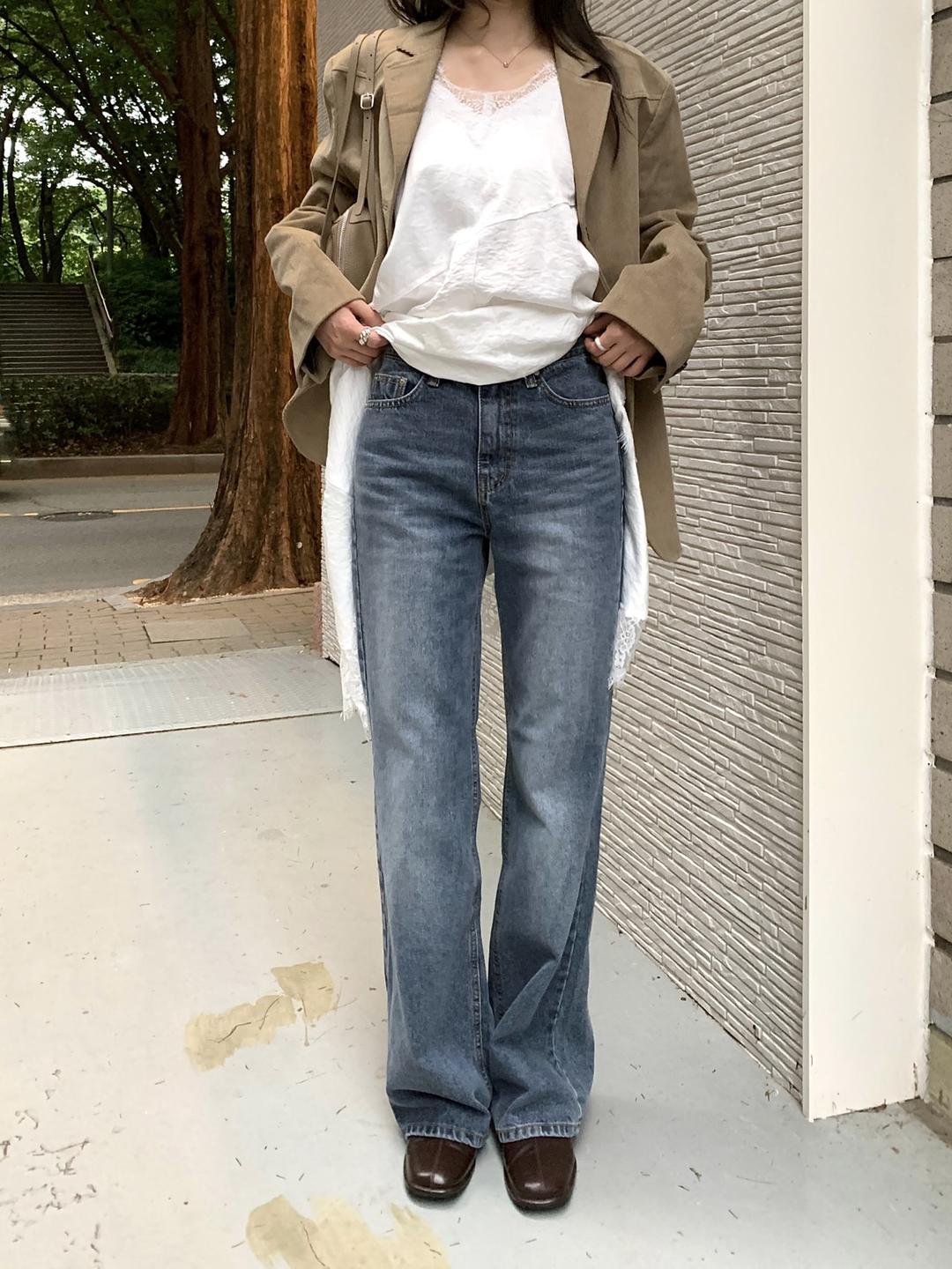 프릴리 DV. Wash Semi Bootcut Denim