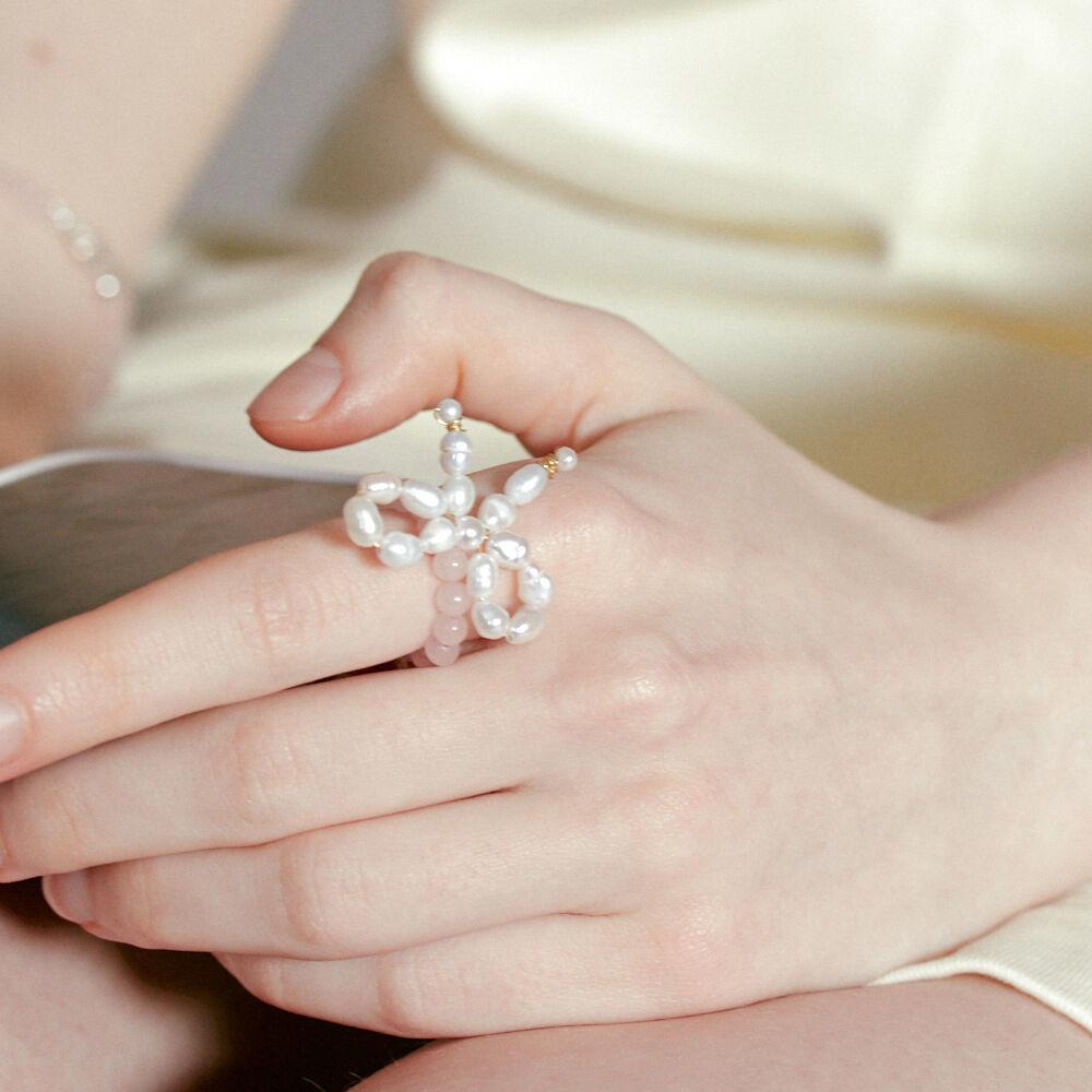 Pearl Ribbon Ring