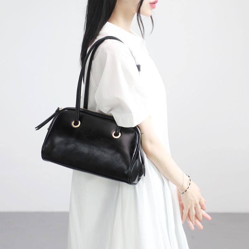 논디 스퀘어 레더 숄더백