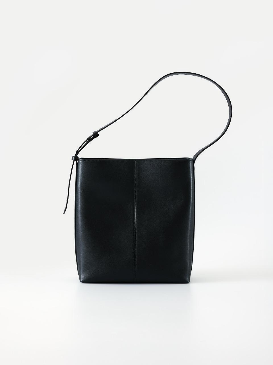 에센셜 북 토트 백 (블랙)