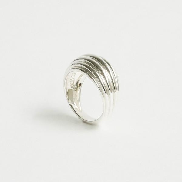 LAYERS. BOLD. R