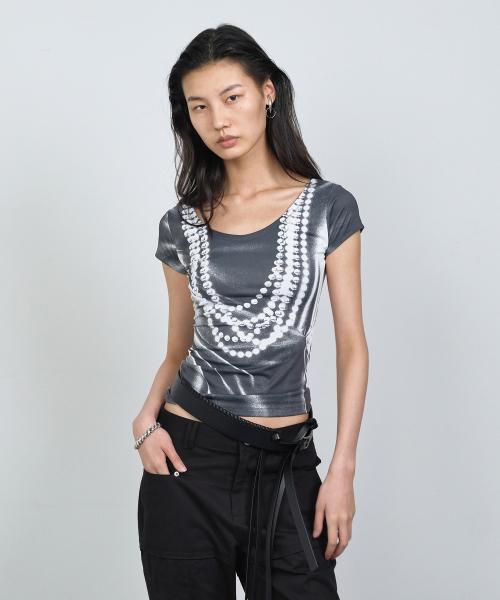 PEARL NECKLACE PRINTED T-SHIRT BLACK