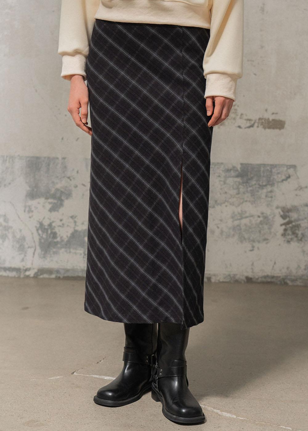 Slit Check Skirt (Dark brown)