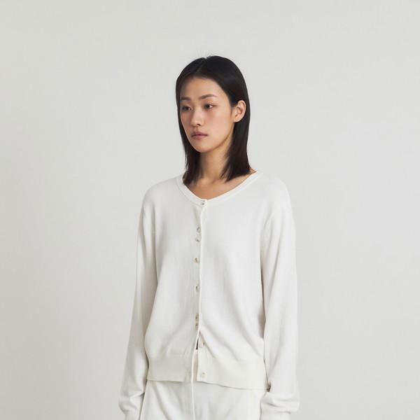BUTTON POINT KNIT CARDIGAN_WHITE